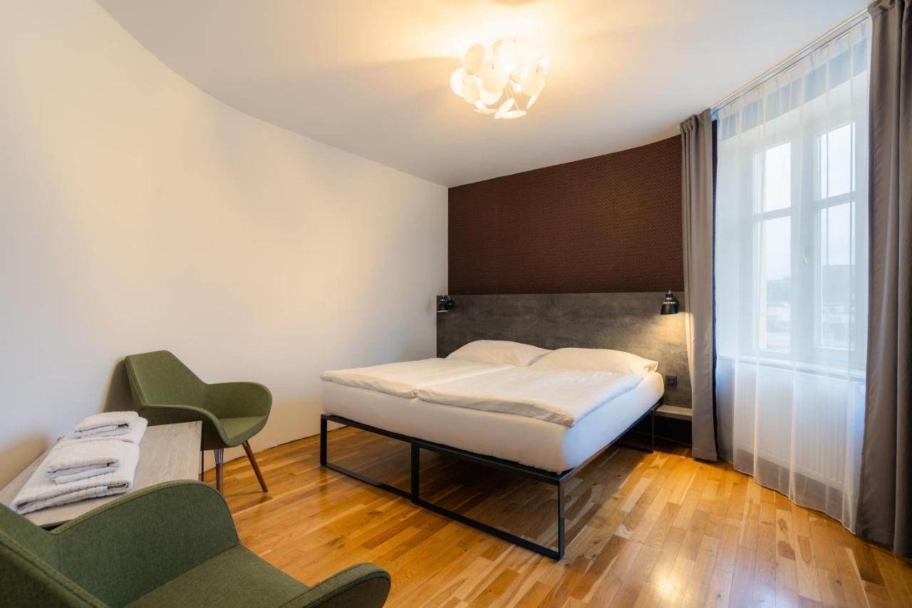 Ea Aparthotel Melantrich Prag Exteriör bild