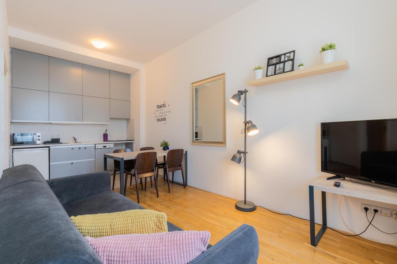 Ea Aparthotel Melantrich Prag Exteriör bild