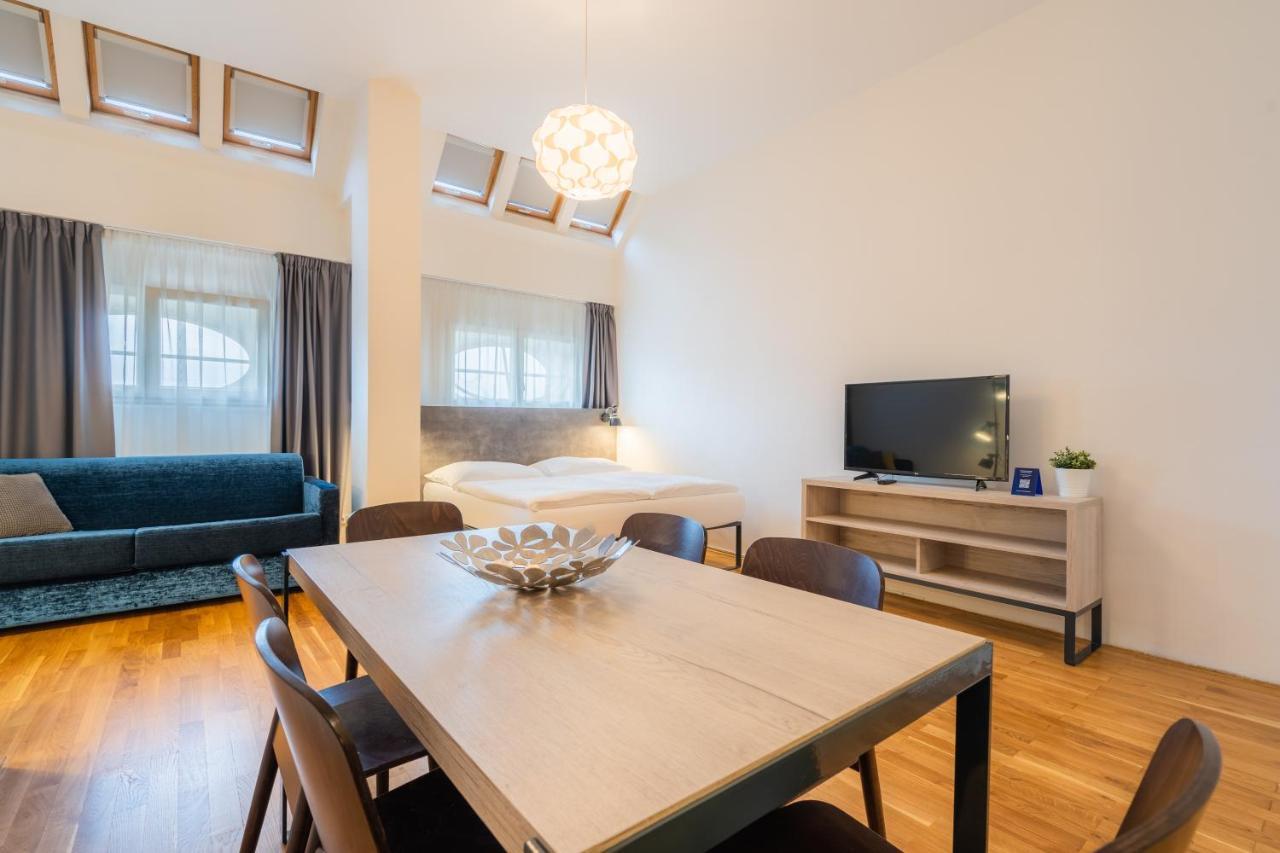 Ea Aparthotel Melantrich Prag Exteriör bild