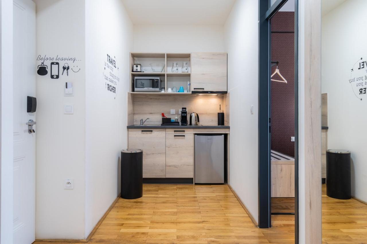 Ea Aparthotel Melantrich Prag Exteriör bild