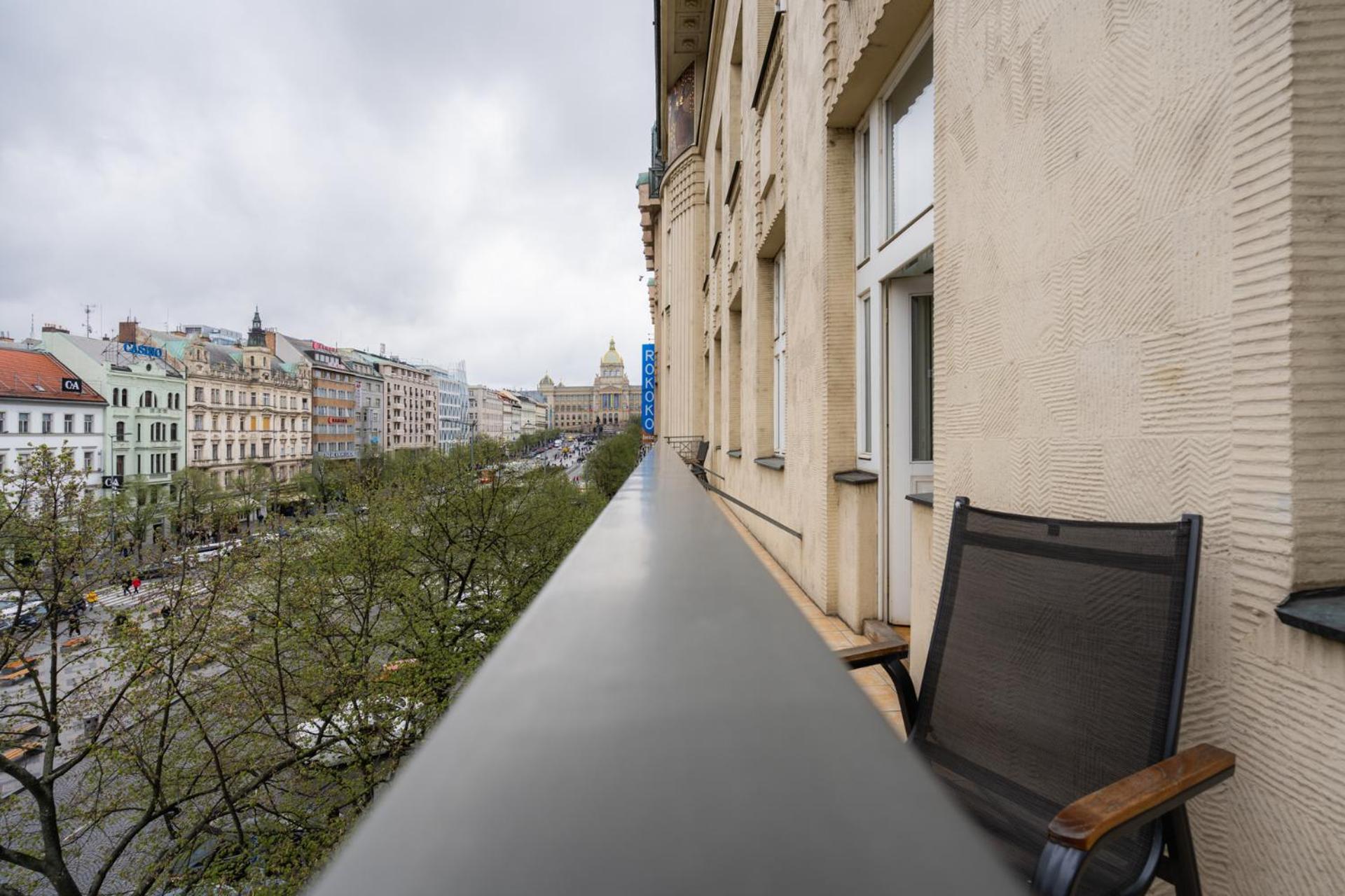 Ea Aparthotel Melantrich Prag Exteriör bild